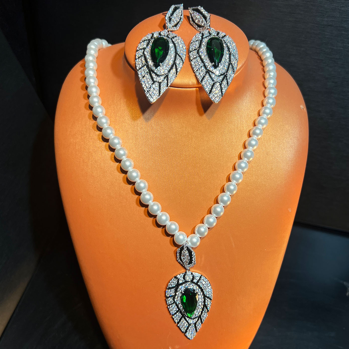 Emerald Leaf Micro-Inlaid Zirc - Women Accessories Gift Set review and price